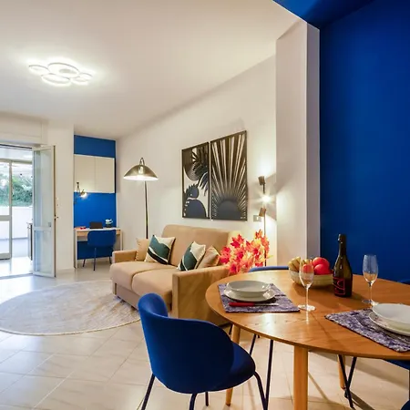 Guesthost - Spacious Flat With Patio And Garden Apartamento Otranto