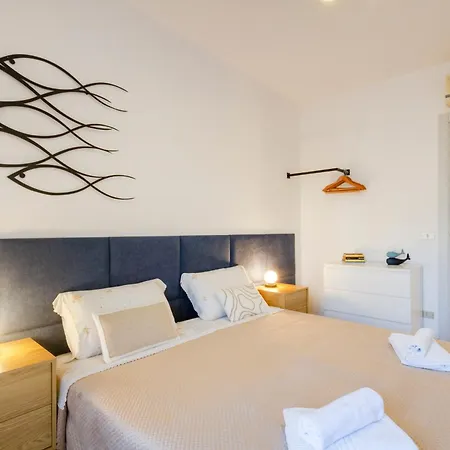 Guesthost - Spacious Flat X4 With Patio And Garden