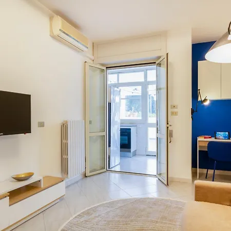 Guesthost - Spacious Flat With Patio And Garden * Otranto