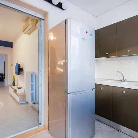 Guesthost - Spacious Flat With Patio And Garden Appartement *