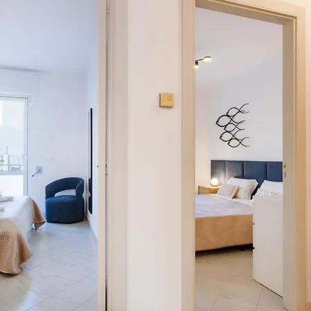 Guesthost - Spacious Flat With Patio And Garden * Otranto