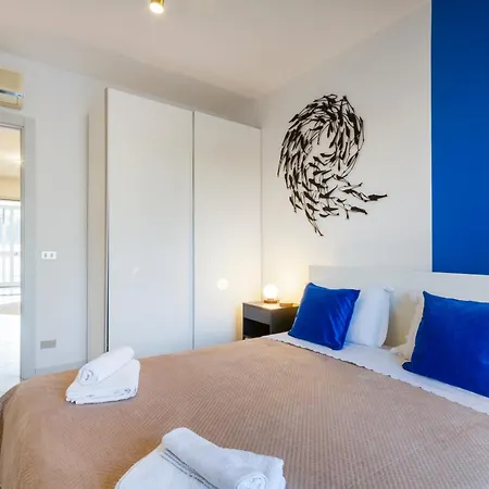 Apartamento Guesthost - Spacious Flat With Patio And Garden Otranto