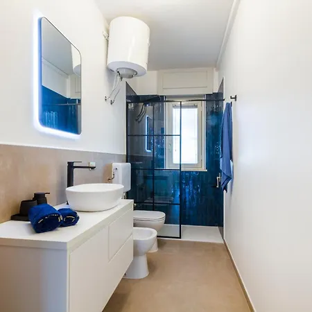 Guesthost - Spacious Flat With Patio And Garden Otranto
