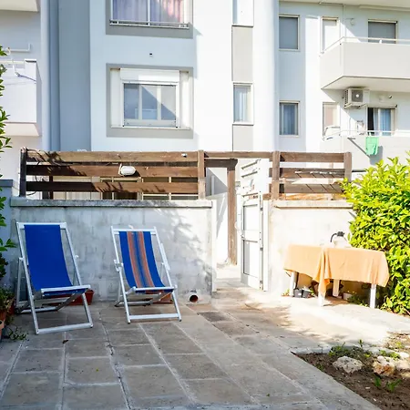 Guesthost - Spacious Flat With Patio And Garden Apartamento *