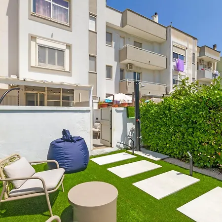 Guesthost - Spacious Flat With Patio And Garden Otranto