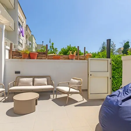 Apartamento Guesthost - Spacious Flat With Patio And Garden *
