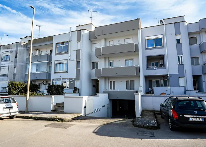 Guesthost - Spacious Flat X4 With Patio And Garden Otranto